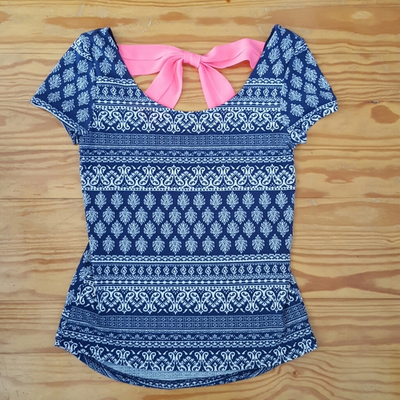 NWOT Bella D Bow back Top - Picture 4 of 7